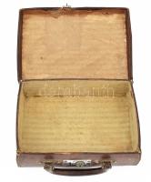 Antik bőrönd, kis javítással, kulcs nélkül, 27x18,5x9,5 cm