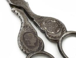 XIX. sz. vége. Antik papírvágó olló, Ferenc József és Erzsébet királyné arcképével díszített, kopáss...