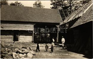 Szentegyháza, Szentegyházasfalu, Vlahita; ház építés. Kovács István fényképész Odorheiu / house construction. photo
