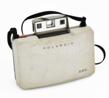 cca 1970 Polaroid 220 fényképezőgép, eredeti bőr táskában, tartozékokkal, nincs kipróbálva / Polaroi...