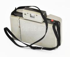 cca 1970 Polaroid 220 fényképezőgép, eredeti bőr táskában, tartozékokkal, nincs kipróbálva / Polaroi...