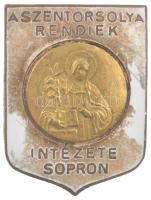 ~1930. &quot;A Szent Orsolya Rendiek Intézete Sopron&quot; aranyozott, zománcozott iskolajelvény (30x22mm) T:XF kissé sérült és elszíneződött zománc