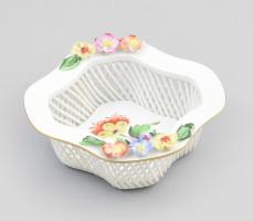 3 darab Herendi kínáló, különböző jelzésekkel és mintákkal, kopással, m: 4,5-14 cm