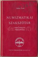 Saltzer Ernő: Numizmatikai szakszótár. Angol-magyar, német-magyar. Magyar Éremgyűjtők Egyesülete, Budapest, 1979. Piros műbőr kötésben + 1975/1 és 1977/1. AZ ÉREM c. folyóirat 2db különböző lapszáma. Használt, jó állapotban, a szótár műbőr kötése foltos.