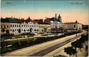 Arad, József főherceg út, Kereskedelmi bank. Vasúti levelezőlapárusítás 33-1915. / street, bank