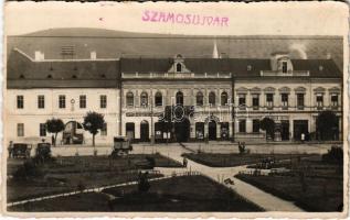 1940 Szamosújvár, Gherla; Fő tér, Elite kávéház és étterem, Covrik Teodor, Florian Jacob üzlete / main square, café and restaurant, shops. photo + 1940 Szamosújvár visszatért So. Stpl. (fl)