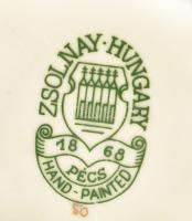 Zsolnay porcelán pillangó mintás bonbonier. Kézzel festett, jelzett, hibátlan (mázrepedésekkel), 8x8...