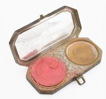 Ezüst(Ag) címeres arcpirosító tartó, jelzés nélkül, 8,5×3,5×1,2 cm, bruttó:94 g