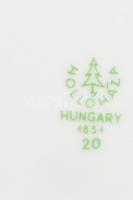 3 darab Hollóházi süteményes tál, virágmintával, jelzéssel, kopással, 13,5x13,5 cm