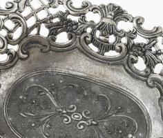 Díszes öntött fém kínálótál, áttört mintás, kopással, 25x19,5x8,5 cm