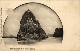 Yangtze, Yangtsekiang Rock Island Skerry (wet corner)