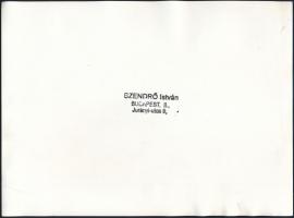 1945 Szendrő István (1908-2000): Kéményseprők az utcán, pecséttel jelzett fotó, feliratozva, 23×17 c...