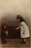 1907 Girl with dog. Oranotypie (EB)