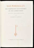 Friedrich H. Hofmann: Das Porzellan. Der Europäischen Manufakturen im XVIII. Jahrhundert. Eine Kunst- und Kulturgeschichte. Berlin,1932,Propyläen-Verlag. Német nyelven. Gazdag képanyaggal illusztrált. Kiadói aranyozott gerincű egészvászon-kötés, a borítón kopásnyomokkal.