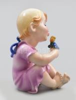 Goldscheider virágot szagolgató kislány figura, jelzéssel, kis kopással, m: 16 cm