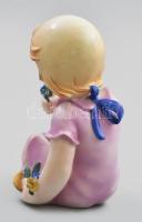 Goldscheider virágot szagolgató kislány figura, jelzéssel, kis kopással, m: 16 cm