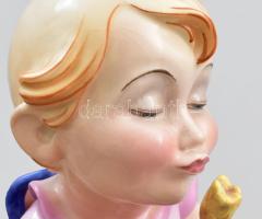 Goldscheider virágot szagolgató kislány figura, jelzéssel, kis kopással, m: 16 cm