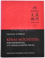 Fajcsák Györgyi: Kínai műgyűjtés Magyarországon a 19. század elejétől 1945-ig. Bp., 2009, Hopp Ferenc Kelet Ázsiai Művészeti Múzeum. 304p. Fekete-fehér képekkel gazdagon illusztrált. Kiadói papírkötés, jó állapotban.