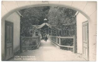 Zajzon, Zaizon-fürdő, Zajzonfürdő, Baile Zizin; Isvorul Ferdinand / Ferdinánd-forrás / spa, spring source. H. Lang (Brasov) photo (vágott / cut)