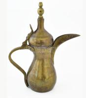 Réz díszkaraffa, jelzés nélkül, korának megfelelő állapotban, m: 26 cm