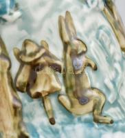 Royal Dux vadászkorsó pár, jelzett, hibátlan, körben vadászjelenetekkel díszített, kézzel festett, m...