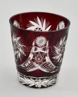 Csiszolt bordó kristály whiskey pohár garnitúra, jelzés nélkül, kis kopással, m: 9,5 cm