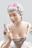 Royal Dux legyezős hölgy, ritka lilás színű szoknyával, kézzel festett, jelzett, hibátlan, m: 21 cm