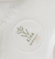Wallendorf legyezős díva, biszkvit és mázas porcelán, keze sérült, jelzéssel, m: 17 cm