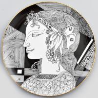 Hollóházi Szász Endre által tervezett dekorral díszített porcelán tányér. Matricás, jelzett, 21 karátos arannyal díszített, hibátlan, d: 31 cm