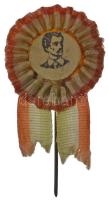 ~1948. Petőfi Sándor arcképét ábrázoló, trikolor szalaggal díszített kitűző (~26mm) T:XF
