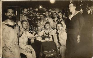 1915 K.u.K. Kriegsmarine SMS Chamäleon Minenleger, Matrosen / Osztrák-magyar matrózok az SMS Chamäleon aknarakóban karácsonykor / WWI Austro-Hungarian Navy minelayer, mariners celebrating Christmas. photo (EK) + "K.U.K. MARINEFELDPOSTAMT"