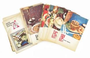 cca 1970-1980 Orosz nyelvű receptkártyák, kb. 80 db, színes fotókkal illusztrálva, 14x9 cm