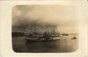 SMS PELIKAN az Osztrák-Magyar Haditengerészet parancsnoki yachtja és torpedó-raktárhajója / SM Schiff "Pelikan" Torpedodepotschiff und Admiralsyacht. K.u.K. Kriegsmarine / Austro-Hungarian Navy, SMS Pelikan admiral's yacht and torpedo depot ship. photo (fl)