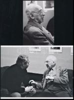 cca 1984 André Kertész (1894-1985) magyar, francia, amerikai fotóművész a FŐFOTÓ Váci utcai Fotógalériájában, ahol kiállítást és könyvbemutatót szerveztek számára; a felvételen dr. Hefelle József (1938-2017) szakíróval és fotóművésszel beszélget, 1 db modern nagyítás, 15x21 cm + hozzáadva 1 db portré André Kertészről, 15x10 cm