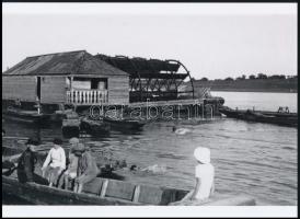 cca 1913 Hajómalom a Tiszán, Kerny István (1879-1963) budapesti fotóművész hagyatékából 1 db modern nagyítás üveglemez negatívról, jelzés nélkül, 15x21 cm