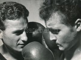 cca 1980 Daruk János: ,,Az első menet" című felvétele, vintage fotóművészeti alkotás, ezüst zselatinos fotópapíron, feliratozva, 18x24 cm