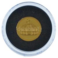 DN "Magyar koronázási jelvények / Szent Korona" kétoldalas Au emlékérem kapszulában, dísztokban, tanúsítvánnyal (0,5g/0,999) T:PP ND "Hungarian coronation badges / Holy Crown" two-sided Au commemorative coin in capsule, in case with certificate (0,5g/0,999) C:PP