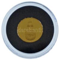 DN "Magyar koronázási jelvények / Országalma" kétoldalas Au emlékérem kapszulában, dísztokban, tanúsítvánnyal (0,5g/0,999) T:PP ND "Hungarian coronation badges / National Apple" two-sided Au commemorative coin in capsule, in case with certificate (0,5g/0,999) C:PP