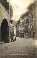 1929 Bolzano, Bozen (Südtirol); Via Goethe, Hotel Posta, ristorante, Friseur / street view, hotel, restaurant, barber shop (ragasztónyom / glue marks)