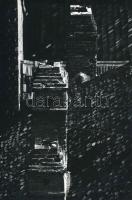 1971 Müller Ferenc budapesti fotóművész pecsétjével jelzett vintage fotóművészeti alkotás (Kémények), ezüst zselatinos fotópapíron; a kép a Népművelési Intézet által, Győrben megrendezett központi fotós alkotótelep (eredeti fotókat tartalmazó) albumából származik, 24,2x16 cm