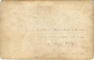 Pola, német matrózok sorakoznak fel a kikötőben az aknakereső tanfolyamon előtt / Minenkurs Kaiserli...