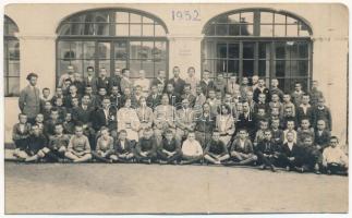 1932 Vajdahunyad, Hunedoara; I Gimnaziul Hunedoara / Gimnazisták csoportképe / group of grammar school students. photo (fa)
