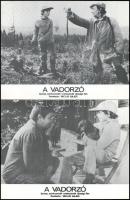 cca 1979 ,,A vadorzó" című csehszlovák film jelenetei és szereplői, 8 db produkciós filmfotó ny...