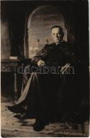 1937 Dr. Baltazár Dezső, a Tiszántúli Református Egyházkerület pöspöke. 25 éves püspöki jubileumára festette Dienes János ref. leánygimnáziumi tanár az egyházkerület és a kollégium rendelésére (vágott / cut)