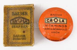 cca 1930-1940 Baeder Caola mini szappan, eredeti papírdobozban, 3,5x2,5 cm + Baeder Caola vitaminos arc- és bőrápoló krém fémdoboz, részleges tartalommal, d: 3 cm