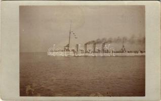 1918 SMS Helgoland az Osztrák-Magyar Haditengerészet Helgoland-osztályú gyorscirkálója az SMS Lika fedélzetéről felvéve / K.u.K. Kriegsmarine Rapidkreuzer / WWI Austro-Hungarian Navy light cruiser. photo taken from SMS Lika (fl)