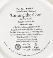 Royal Doulton porcelán: Aratók. Porcelán dísztál, jelzéssel, hibátlan, számozással, d: 20,5 cm