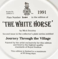 Royal Doulton porcelán: A fehér ló. Porcelán dísztál, jelzéssel, hibátlan, számozással, d: 21 cm