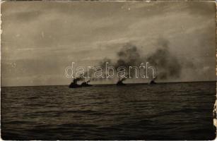 Osztrák-Magyar Haditengerészet Dinara típusú rombolói / K.u.K. Kriegsmarine Zerstörer / WWI Austro-Hungarian Navy Huszár-class destroyers. photo (kis szakadás / small tear)