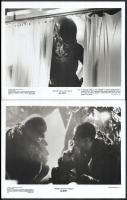 1992 ,,Alien 3." című amerikai tudományos - fantasztikus horrorfilm jelenetei és szereplői, 5 db vintage produkciós filmfotó, a használatból eredő (esetleges) kisebb hibákkal, angol nyelven feliratozva, 20,3x25,5 cm